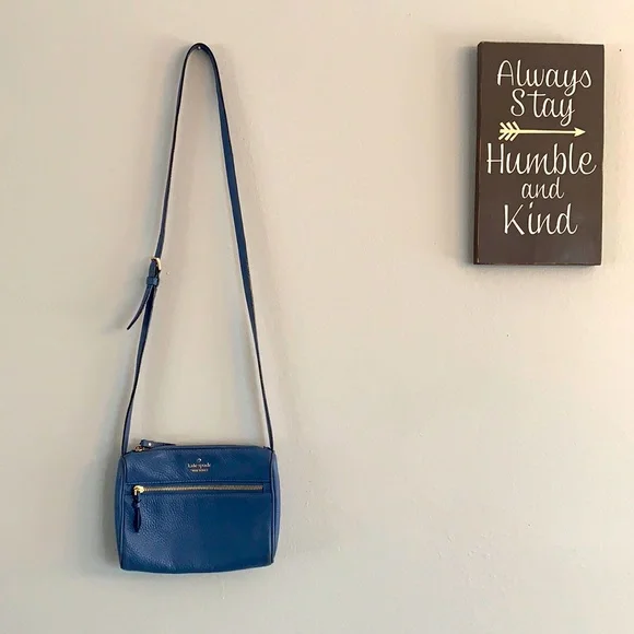 Kate Spade small crossbody bag, a beautiful blue color, used- in good condition. - Picture 2 of 9